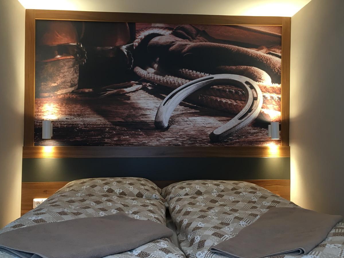 Hotel U Kone Beroun  Extérieur photo