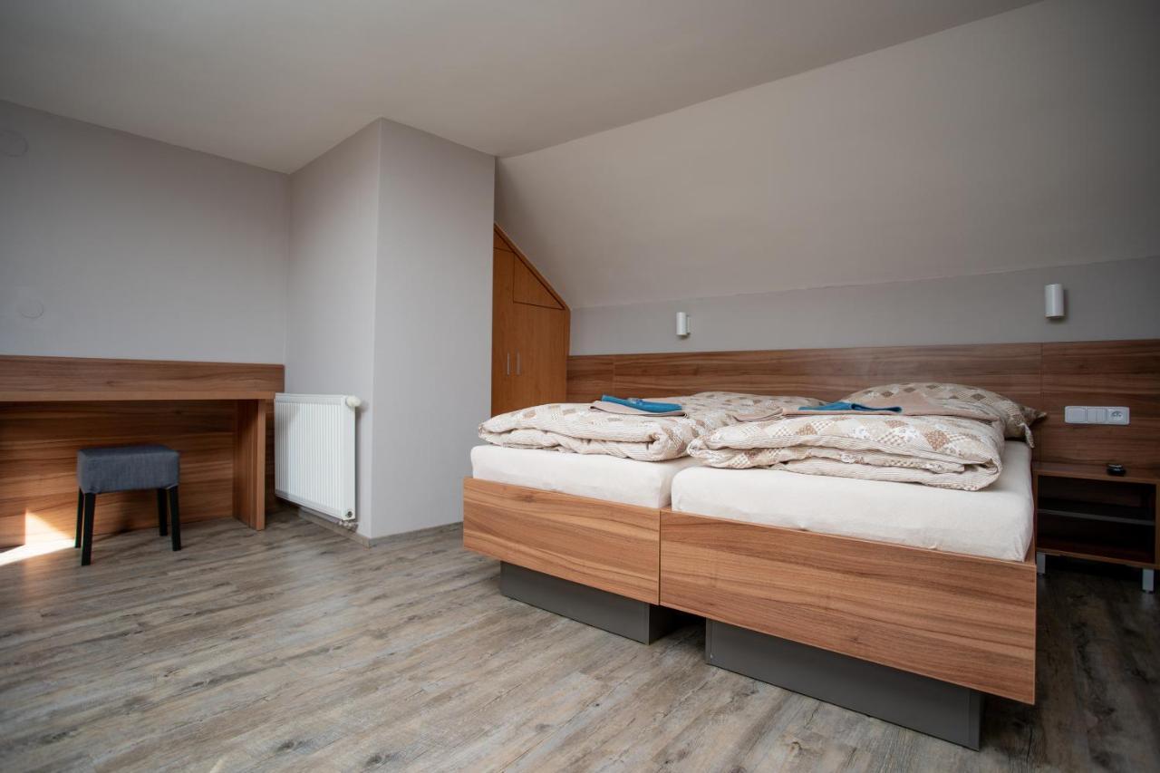 Hotel U Kone Beroun  Extérieur photo