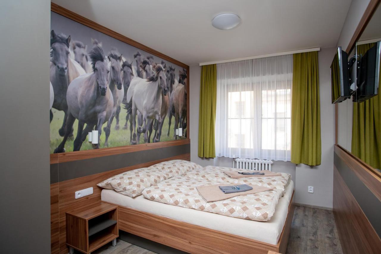 Hotel U Kone Beroun  Extérieur photo