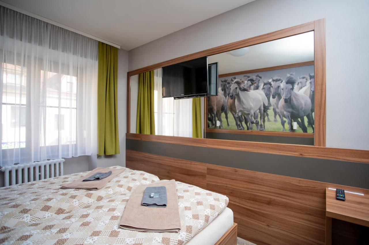 Hotel U Kone Beroun  Extérieur photo