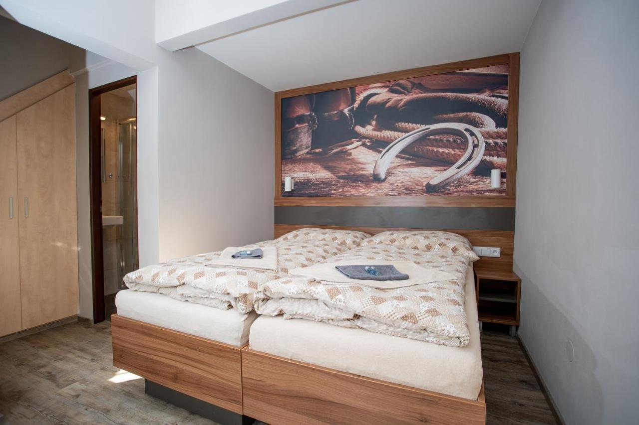 Hotel U Kone Beroun  Extérieur photo