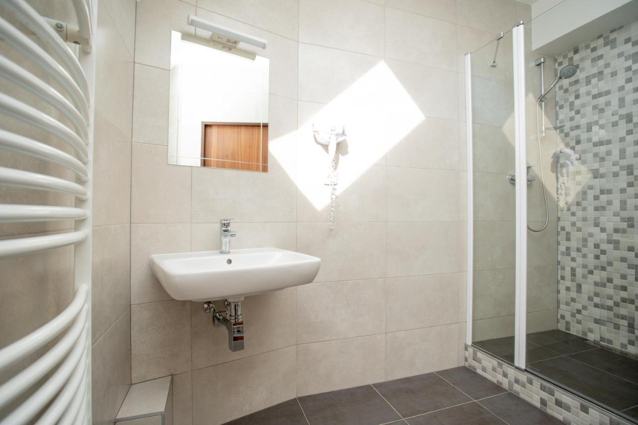 Hotel U Kone Beroun  Extérieur photo